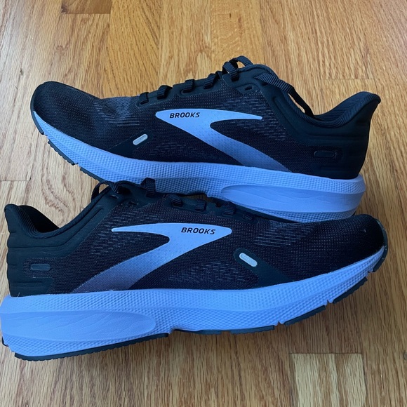 Brooks Launch 9 Black Running Shoes - Picture 10 of 12